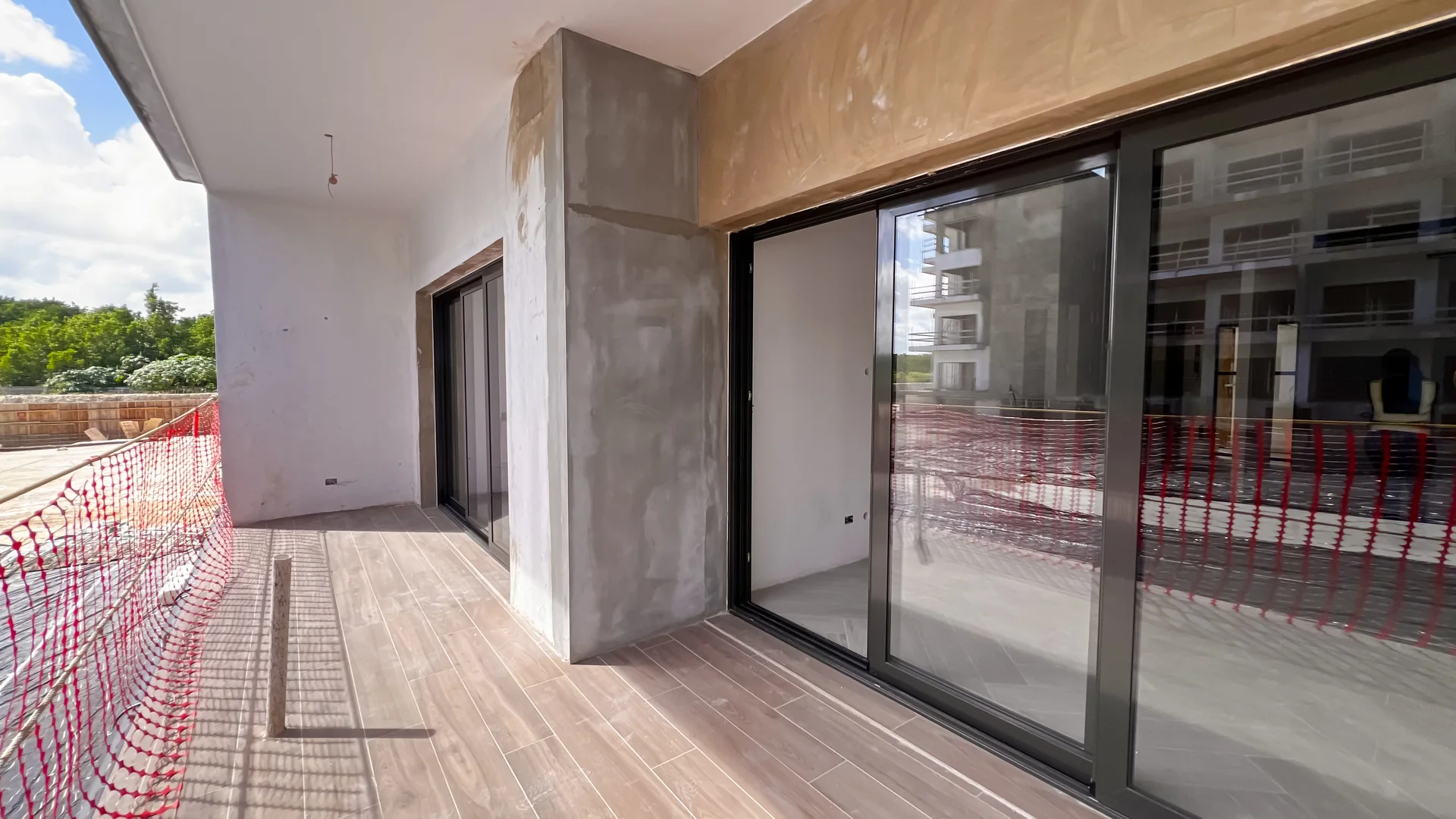 Oceana by Noval — Construction progress: terrace and sliding doors