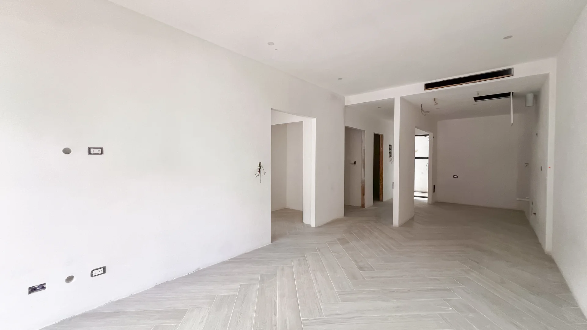 Oceana by Noval — Construction progress: hallway and rooms